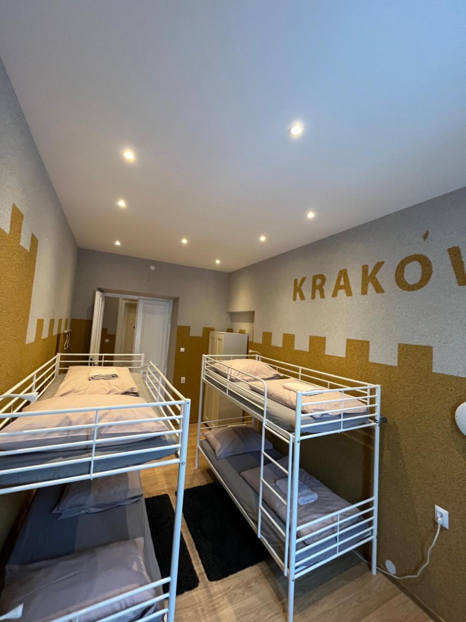 Girls Hostel Kraków Exteriör bild